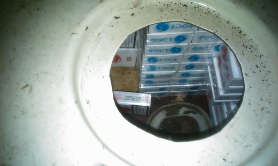 2015-5-26-109KONTRABAND BUS 8.jpg